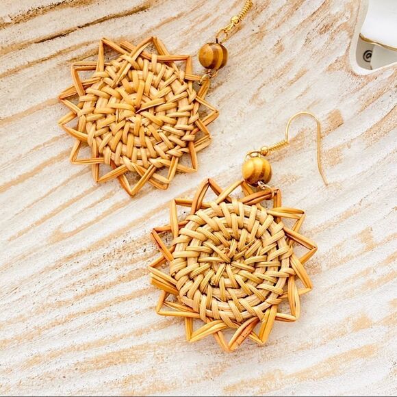 Woven Rattan Geometric Flower Drop Earrings NWT - Picture 4 of 5